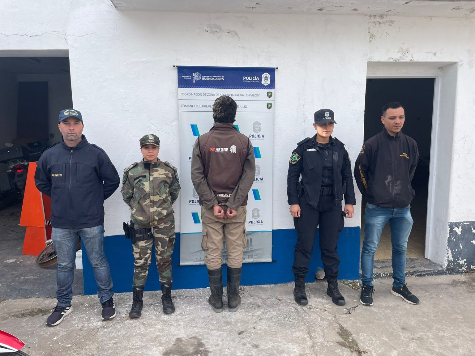 Tres detenidos por un millonario robo de soja en el distrito de 9 de ...